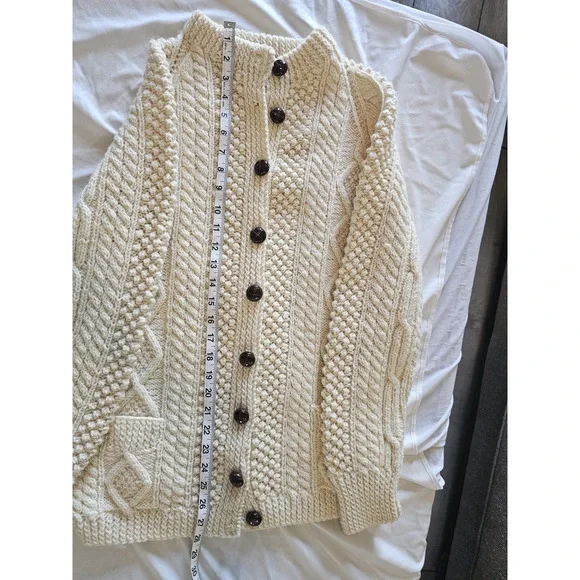 Monaghans Traditional Irish Wool Cardigan Womens Size Large 42 Heavy Cable Knit - Picture 6 of 7